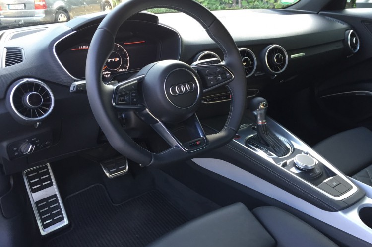 2015 Audi TTS Cockpit
